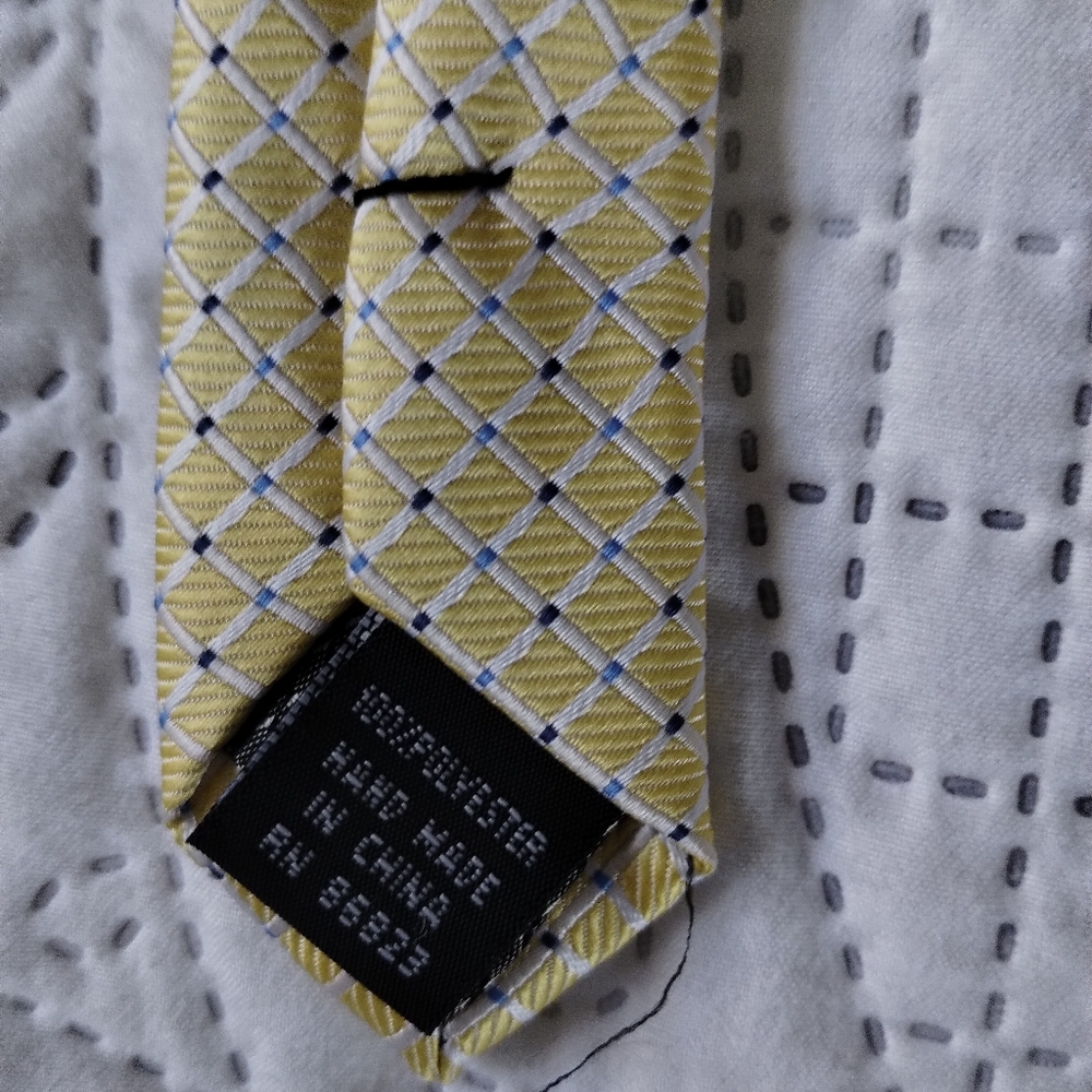 Bergamo New York Yellow Patterned Tie - Picture 4 of 6
